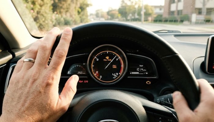 Como Economizar Combustível Sem Mudar de Carro